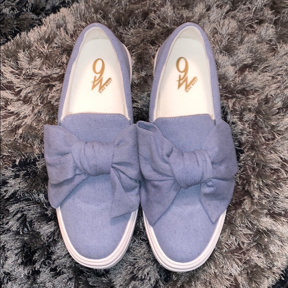 NINE WEST size 6.5 BRAND NEW bow sneakers
